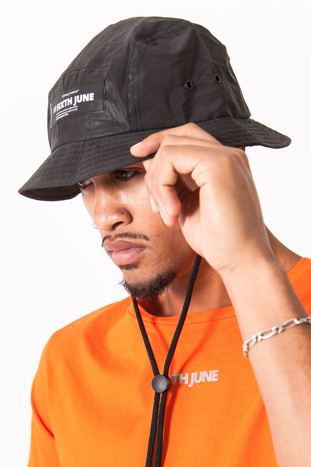 Sixth June - Bob réfléchissant patch logo noir