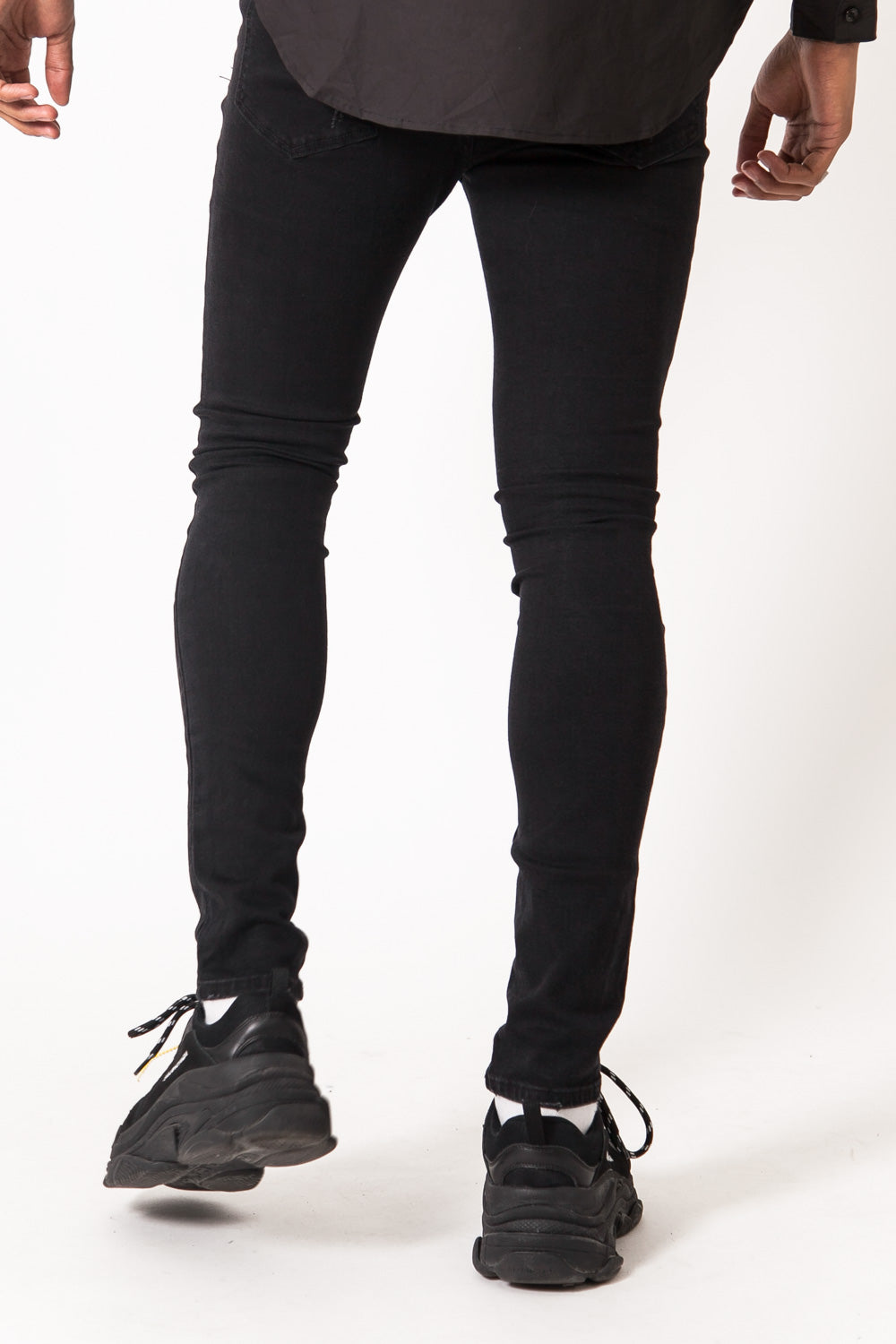 Sixth June - Jean réfléchissant griffures noir