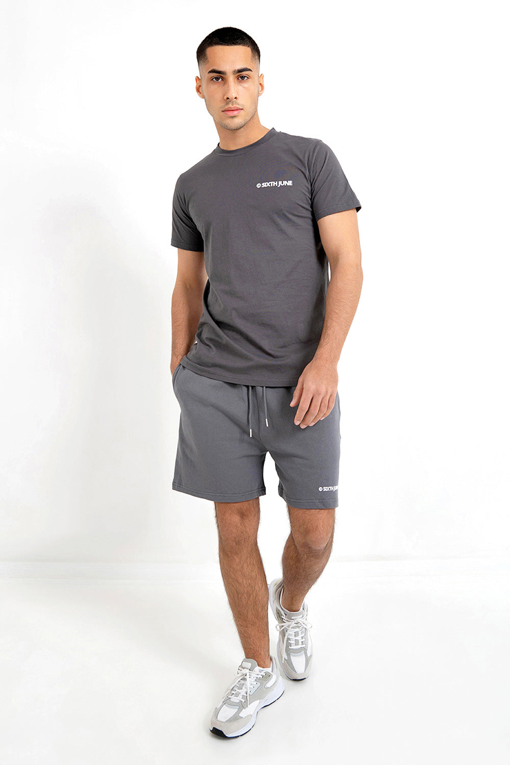 Sixth June - Short essential logo Gris foncé