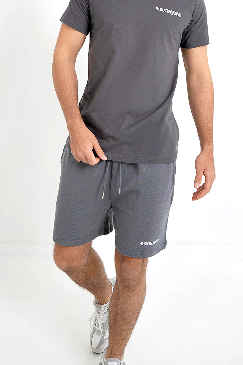 Sixth June - Short essential logo Gris foncé