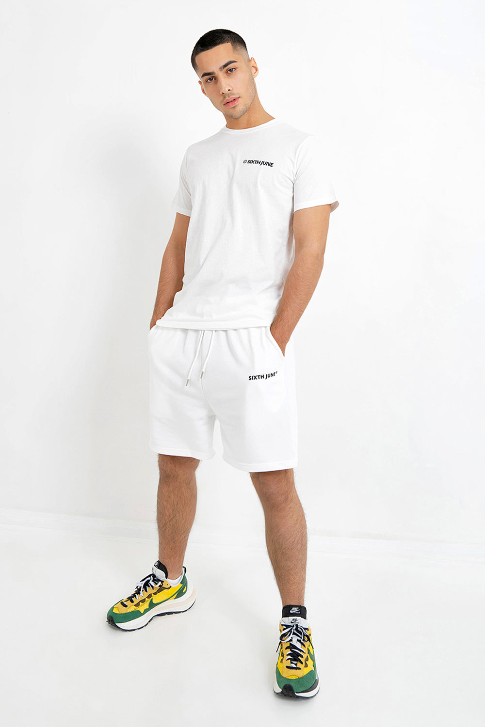 Sixth June - Short essential logo Blanc