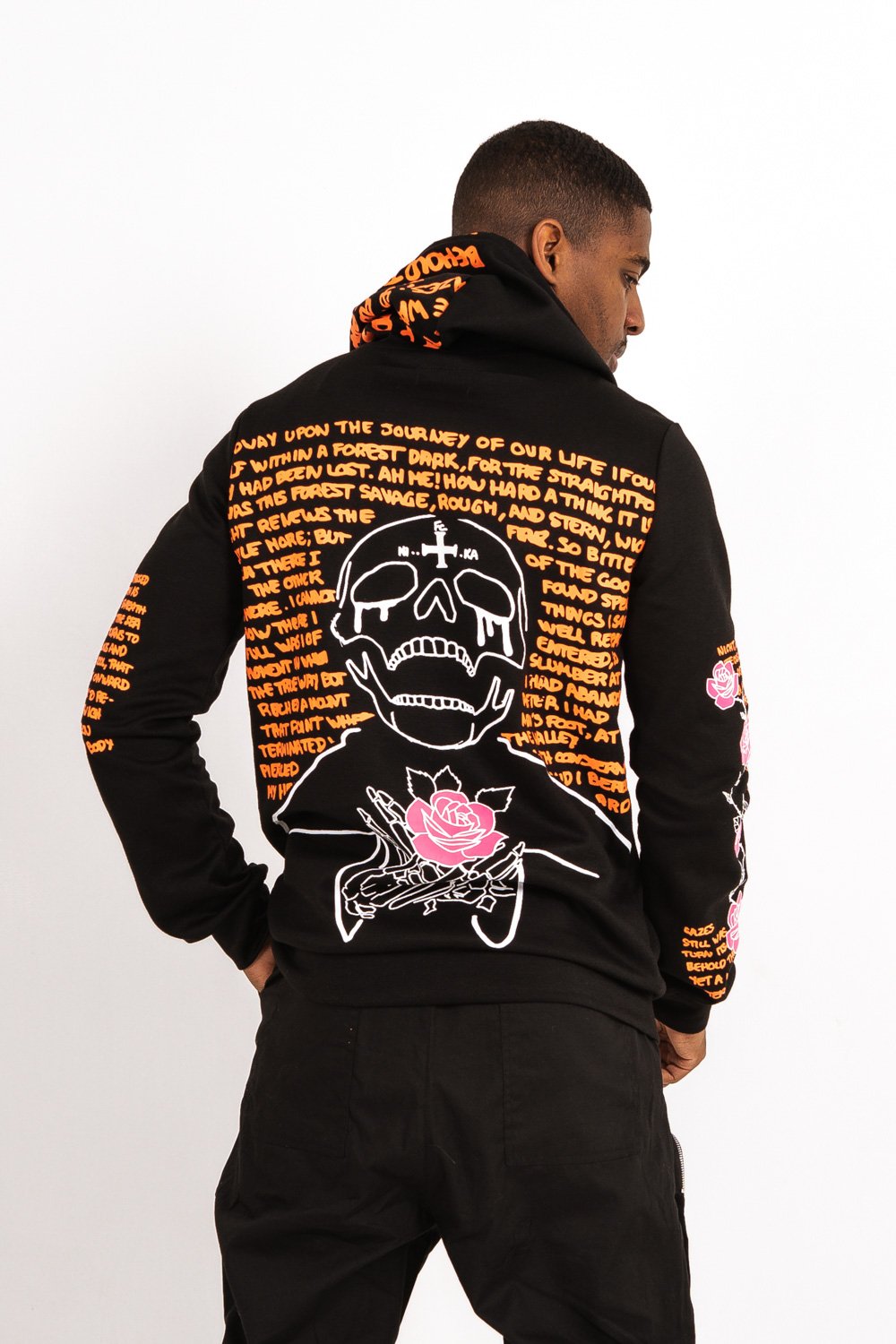 Sweat capuche imprimé tête de mort noir orange