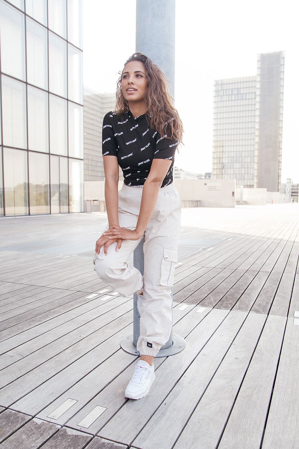 Beige weite Cargohose