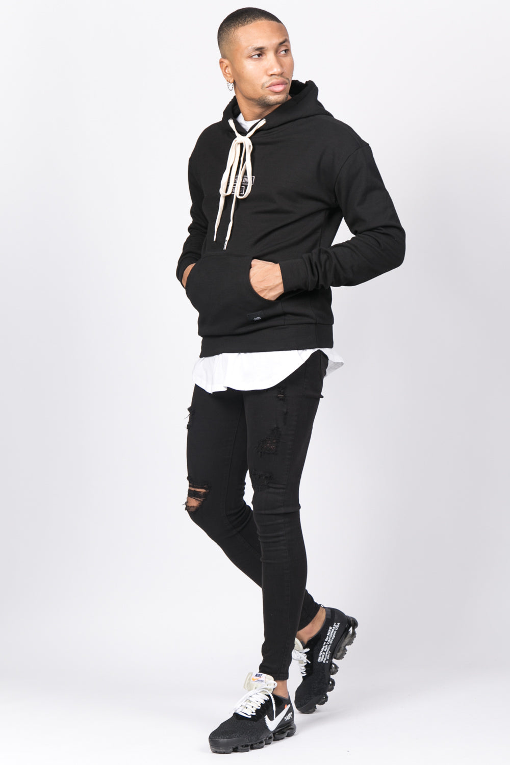 Sixth June - Sweat capuche logo brodé noir