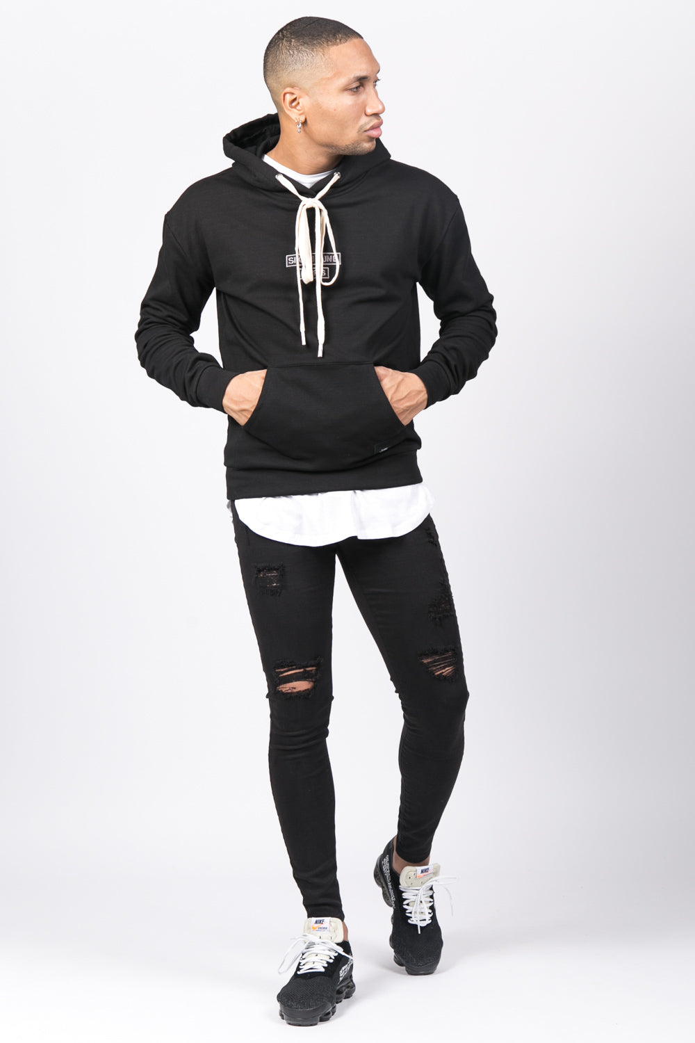 Sixth June - Sweat capuche logo brodé noir