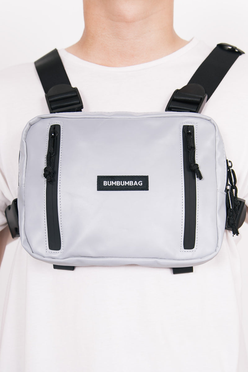 BumBumBag - Petit sac poitrine réfléchissant logo gris