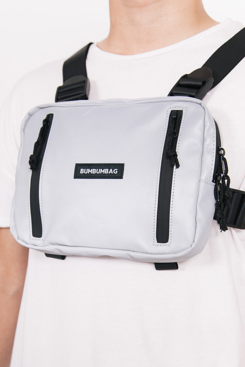 BumBumBag - Petit sac poitrine réfléchissant logo gris