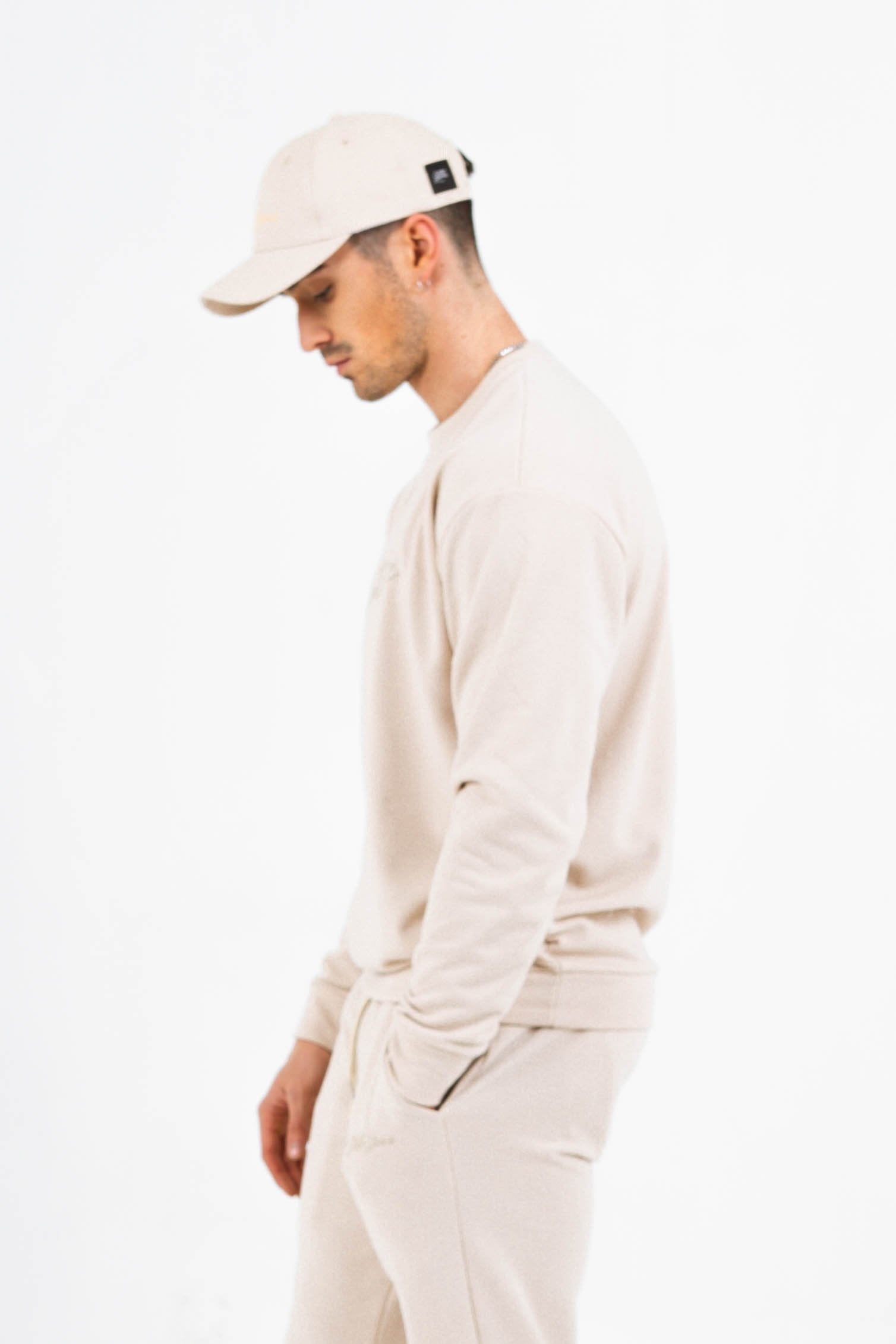 Sweatshirt logo signature relief beige