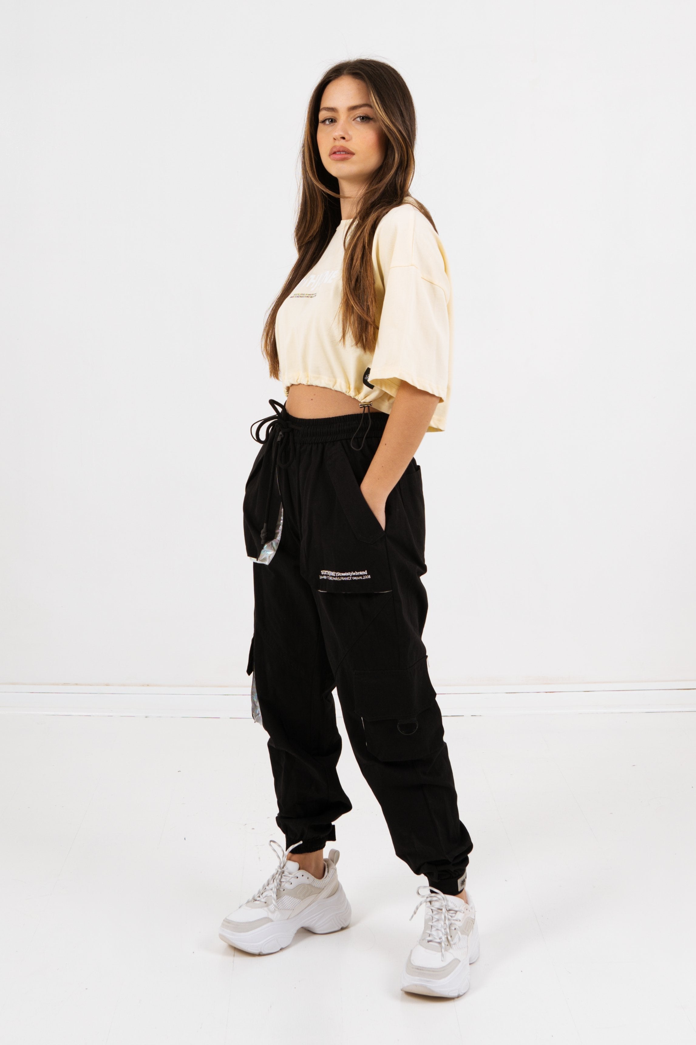 T-shirt court cordons jaune