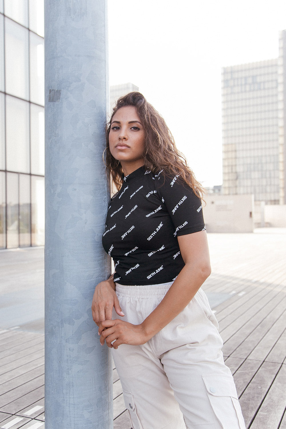 Sixth June - T-shirt court logo all over noir