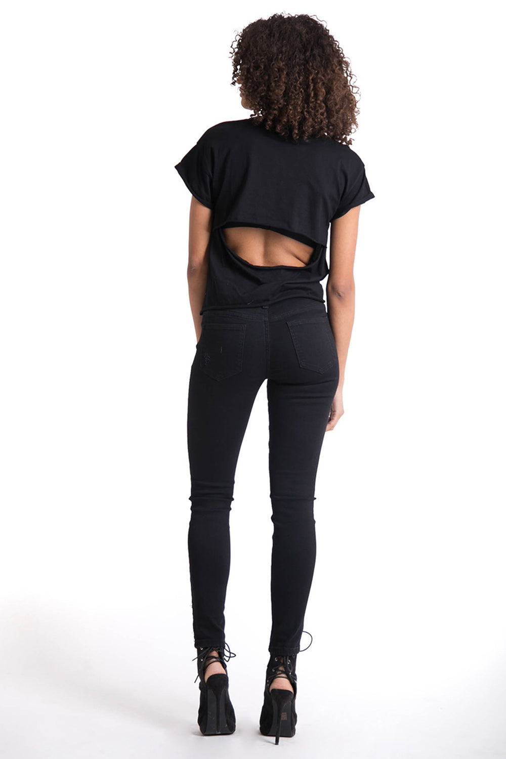 Sixth June - T-shirt ouvert roses guêpes noir