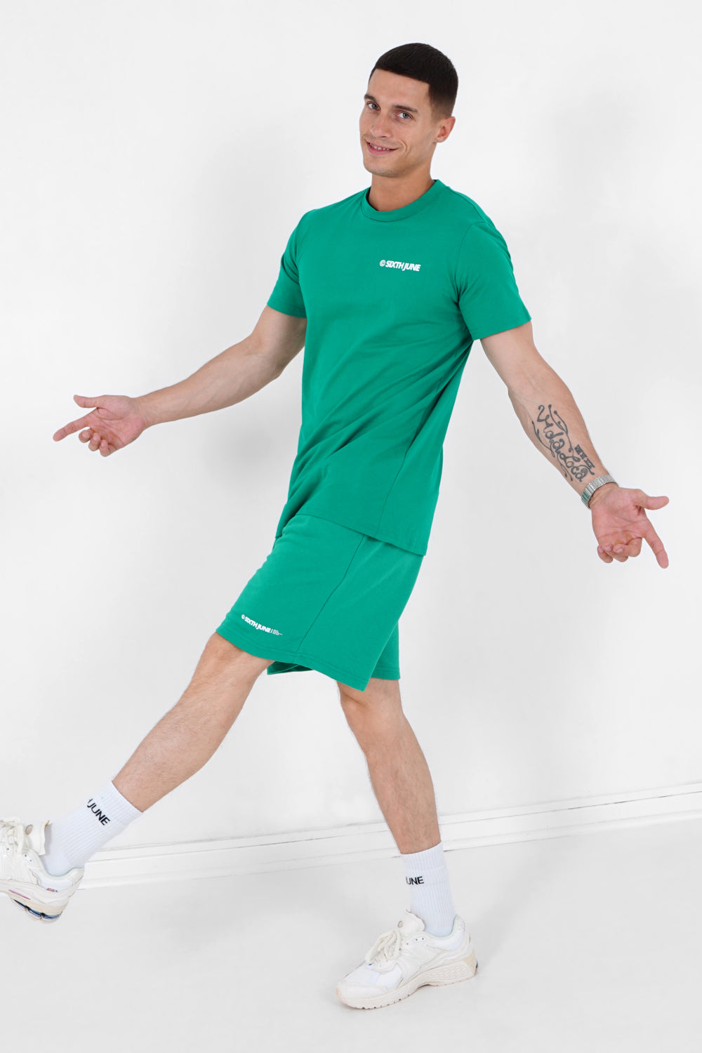 Sixth June - T-shirt essential logo Vert