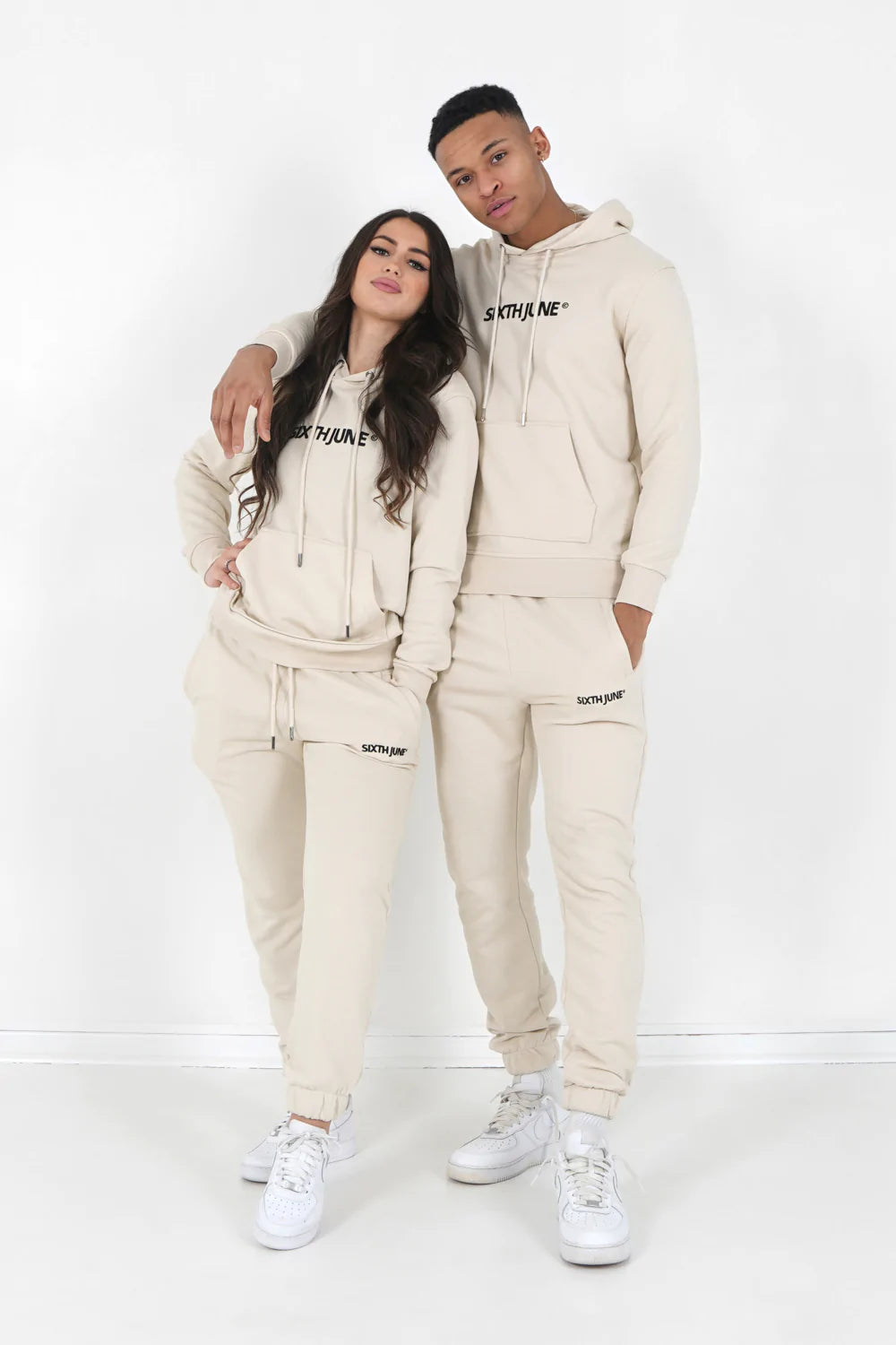 Sixth June - Jogging + sweat capuche logo brodé Beige
