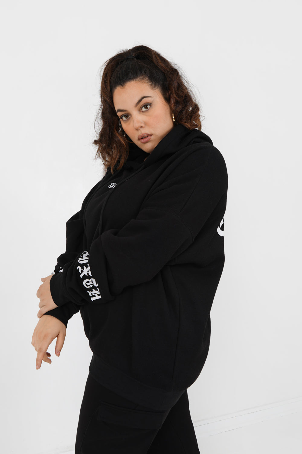 Sixth June - Sweat capuche crew manches curve Noir