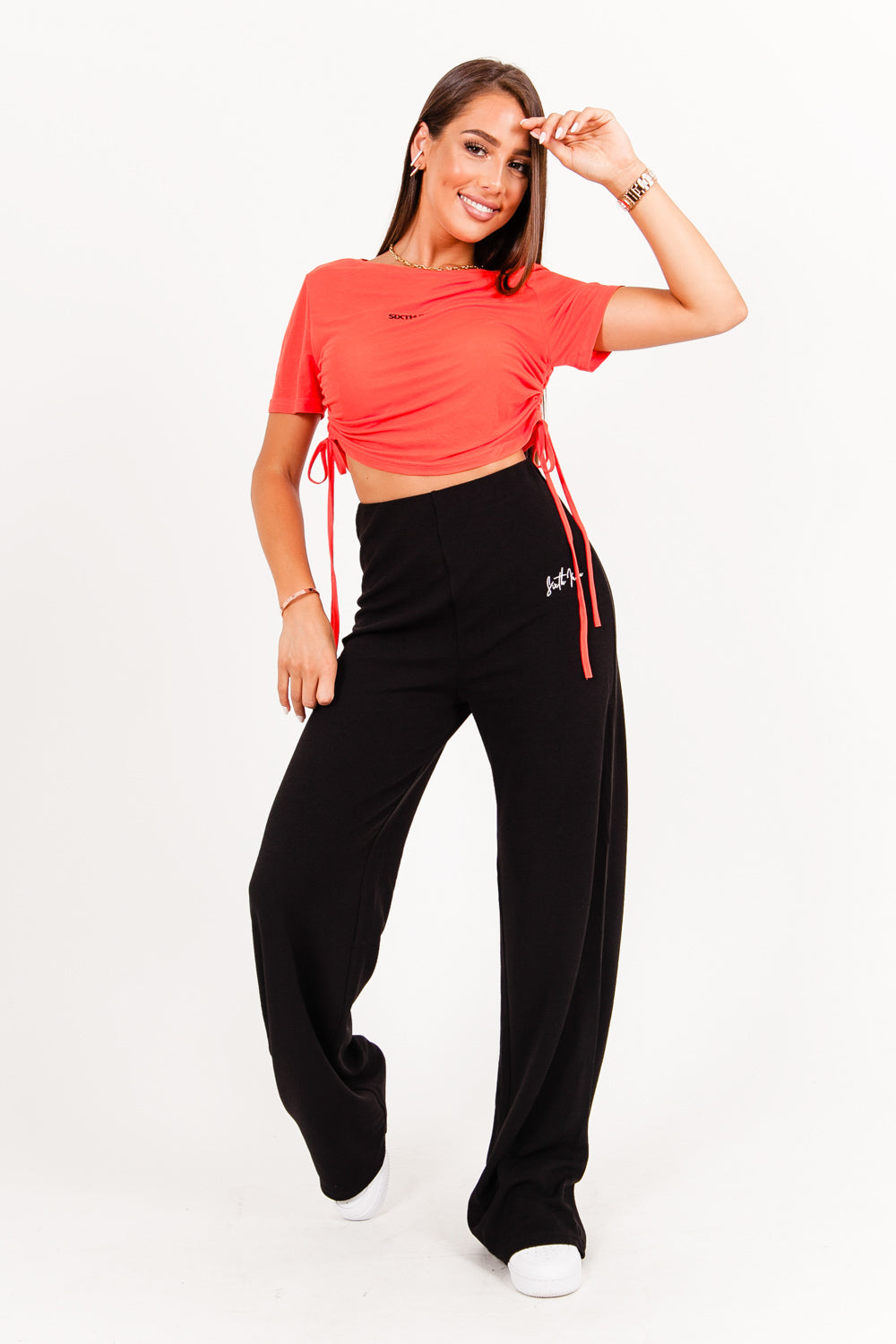 Sixth June - Top court cordon rouge