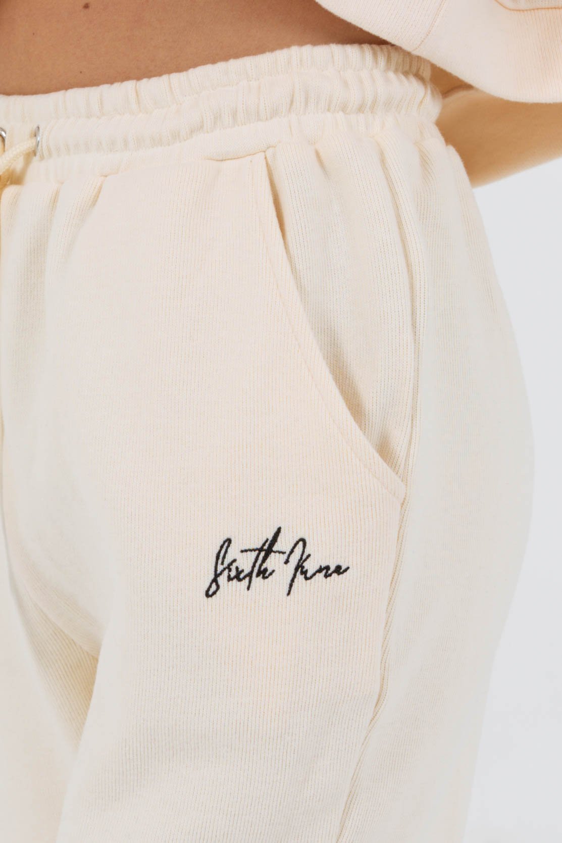 Sixth June - Short signature Jaune clair