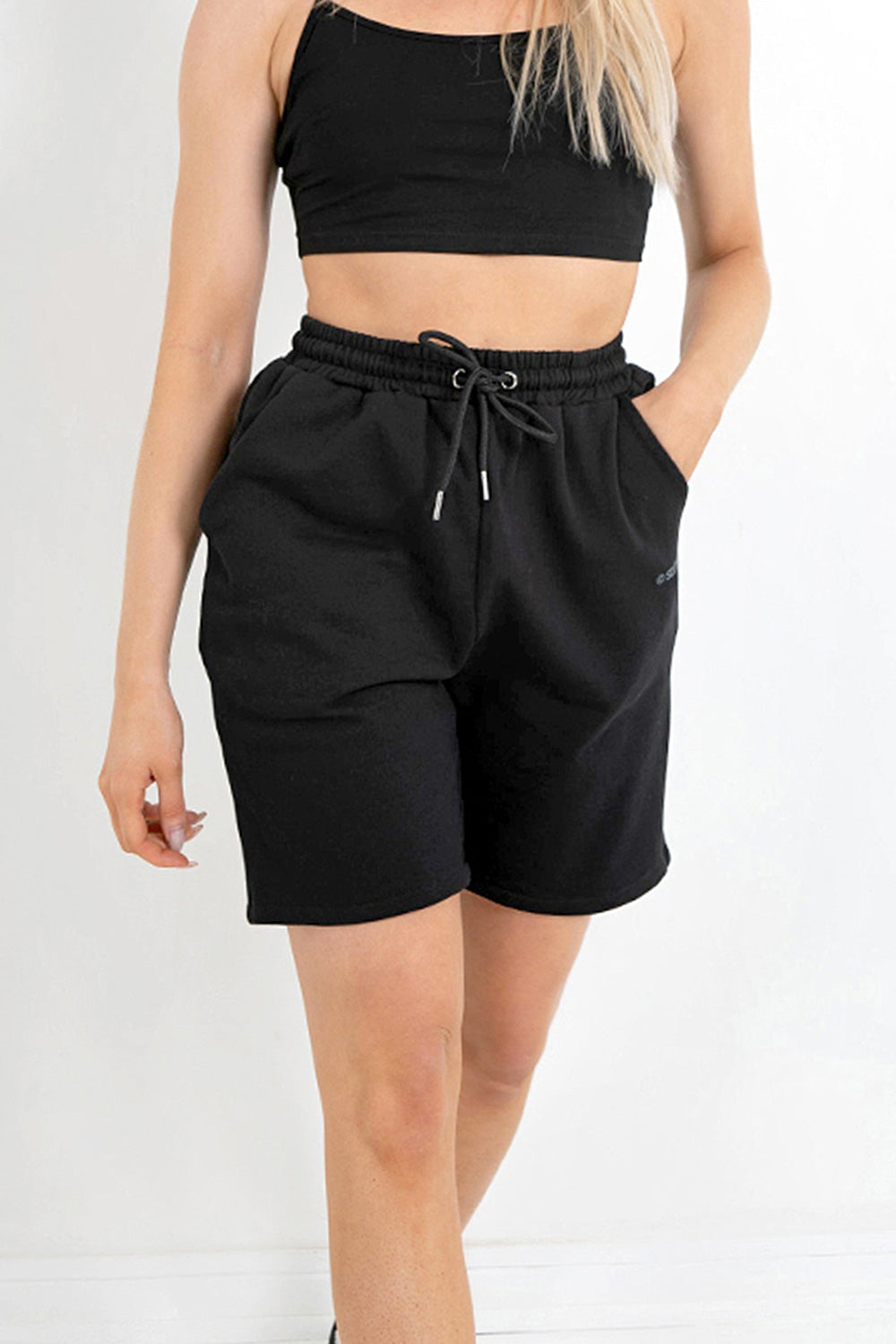 Sixth June - Short logo simple Noir