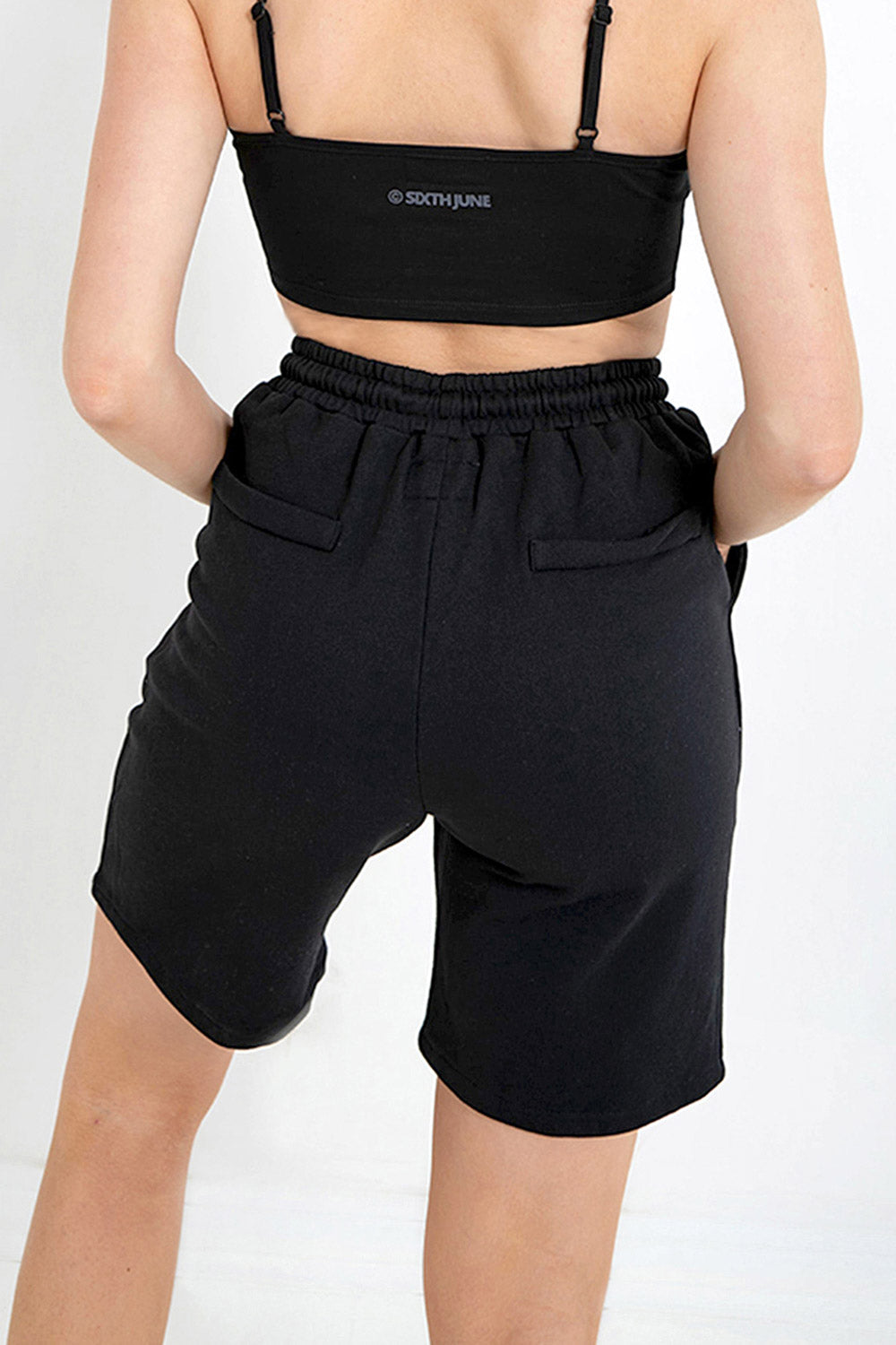 Sixth June - Short logo simple Noir