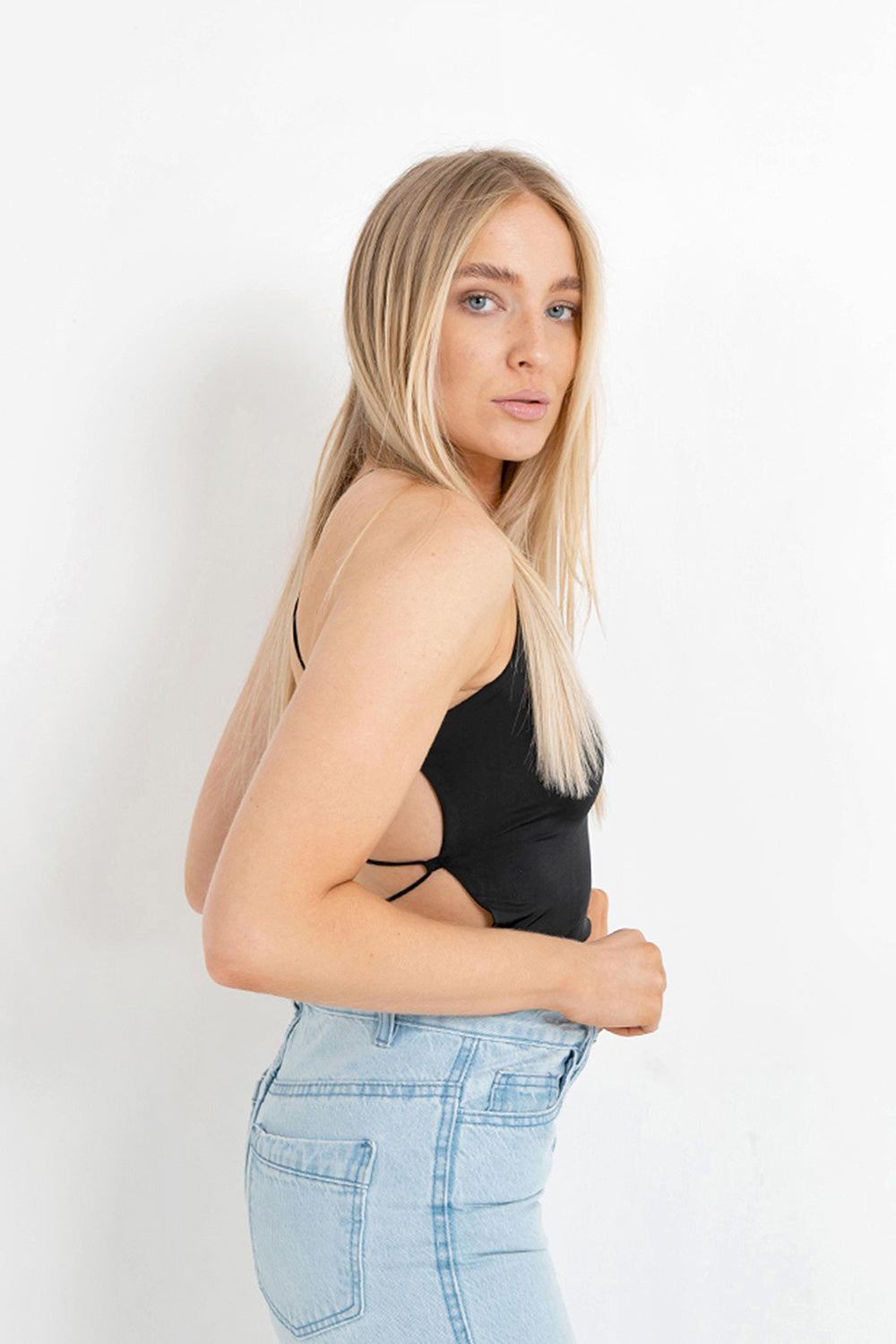 Sixth June - Top court sexy Noir