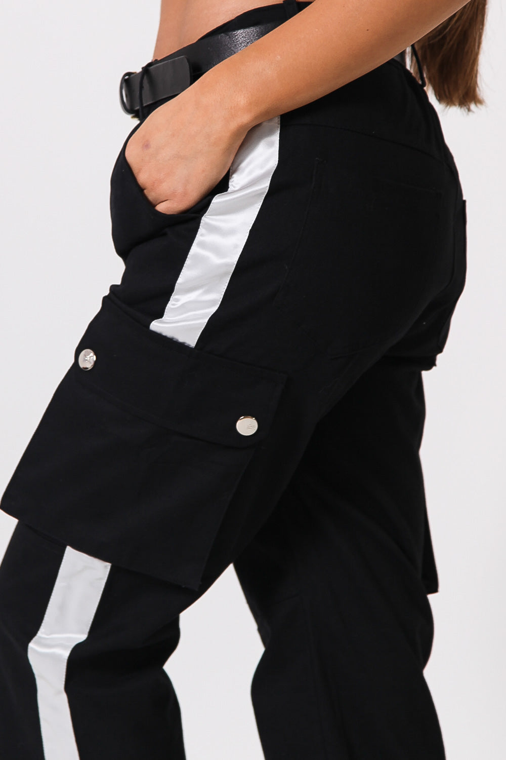 Sixth June - Pantalon cargo bandes satin noir blanc