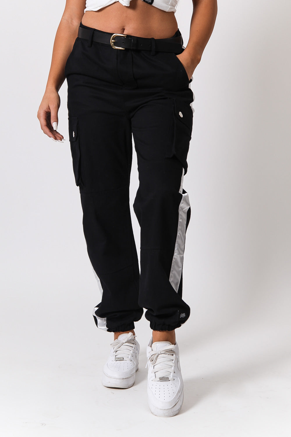 Sixth June - Pantalon cargo bandes satin noir blanc