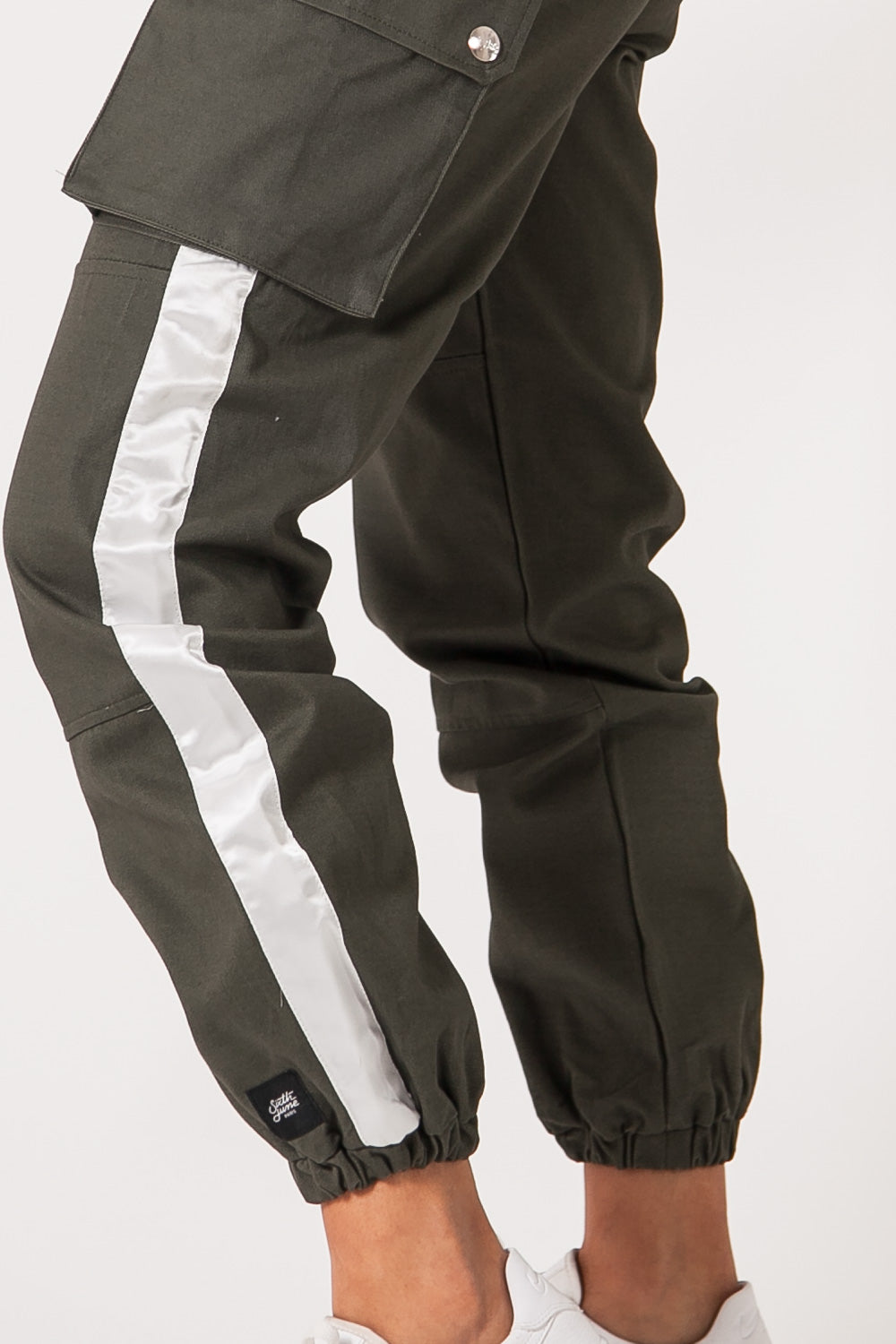 Sixth June - Pantalon cargo bandes satin vert blanc